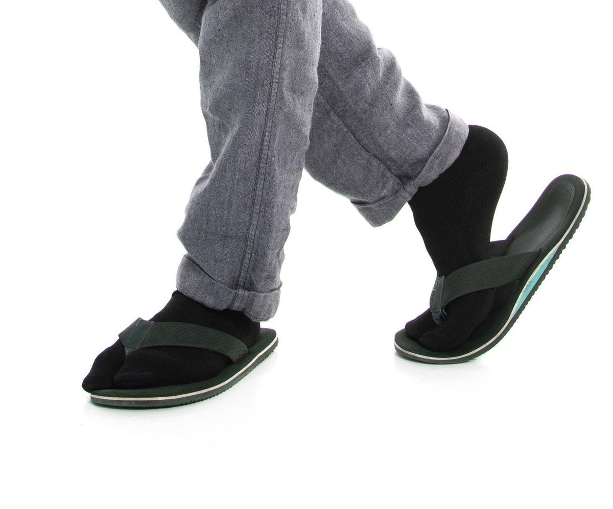 V-Toe Athletic Split-Toe Tabi Socks Thicker Mini Quarter Crew in Black, White or Gray