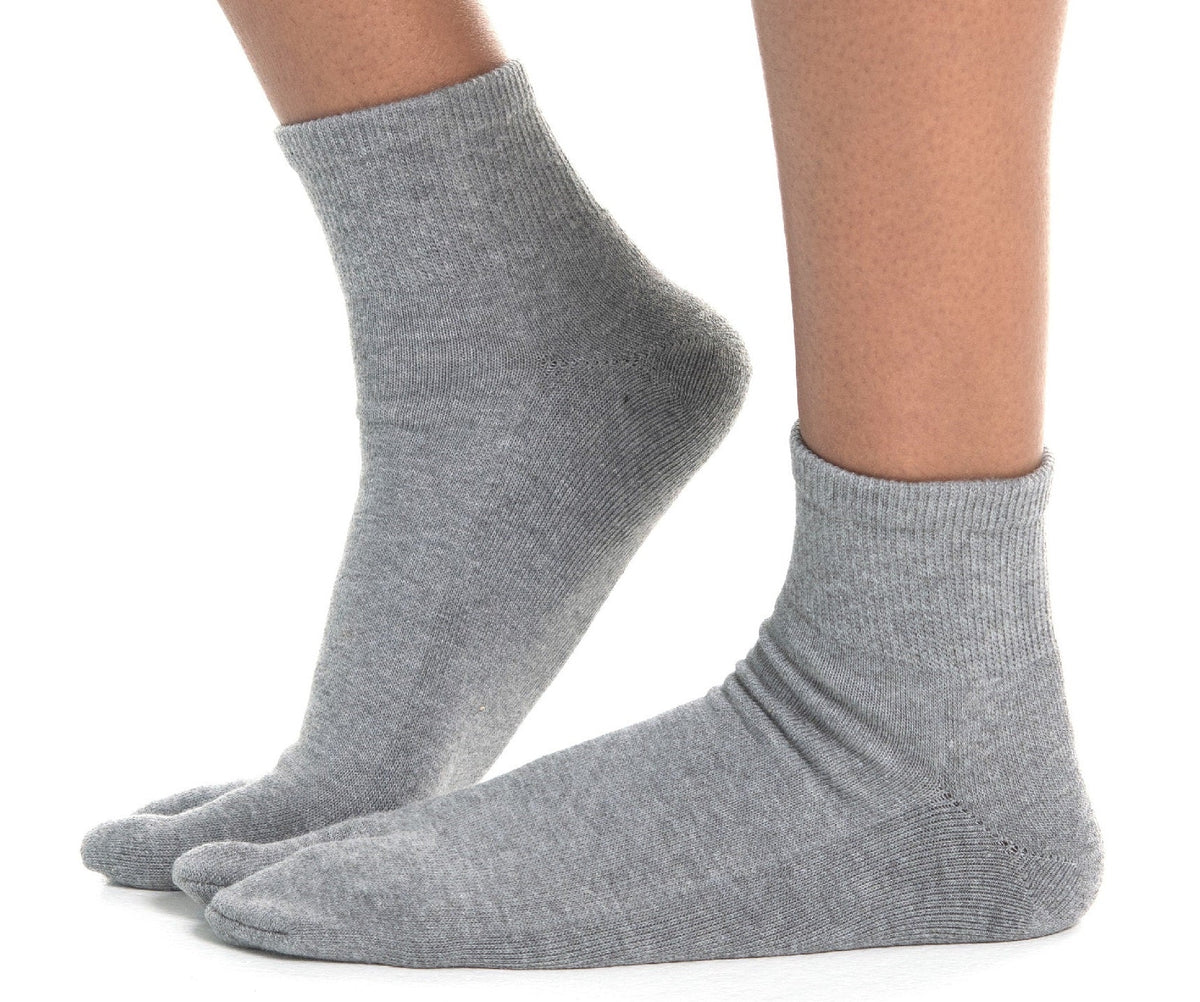 V-Toe Athletic Split-Toe Tabi Socks Thicker Mini Quarter Crew in Black, White or Gray