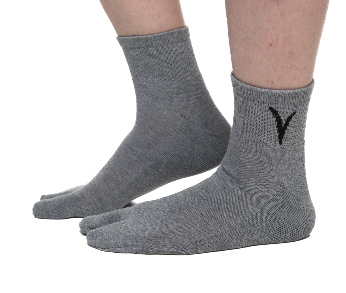 V-Toe Athletic Split-Toe Tabi Socks Thicker Mini Quarter Crew in Black, White or Gray